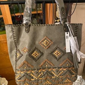 Steve Madden shoulder bag, new with tags! Perfect colors for Fall!